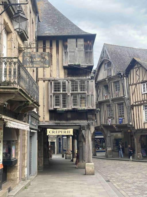 La Belle Consigne - Appartements Dinan Centre Gare Екстер'єр фото